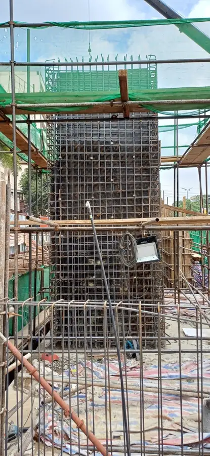 Core wall reinforcement within scaffolding