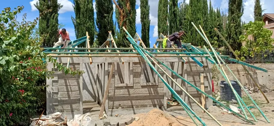 Light-gauge steel roof framing